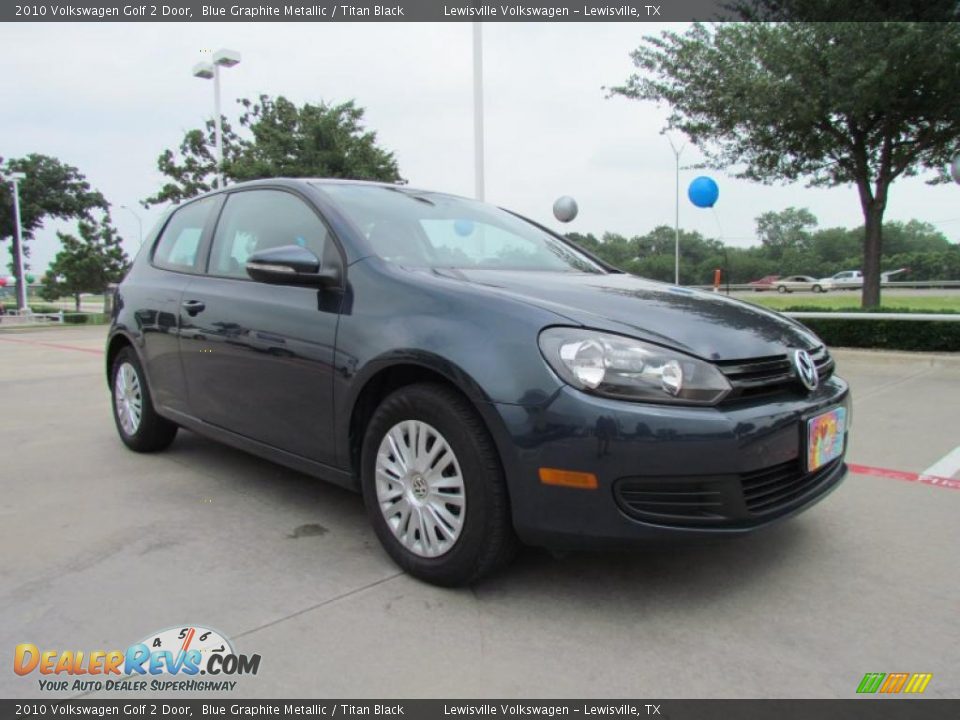 Front 3/4 View of 2010 Volkswagen Golf 2 Door Photo #7