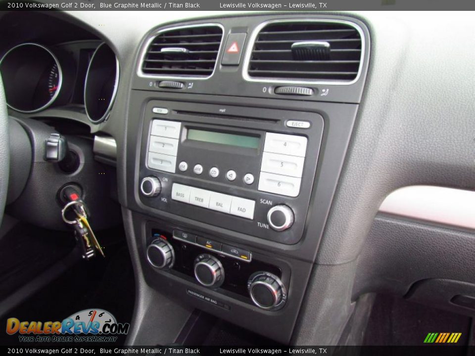 Controls of 2010 Volkswagen Golf 2 Door Photo #15