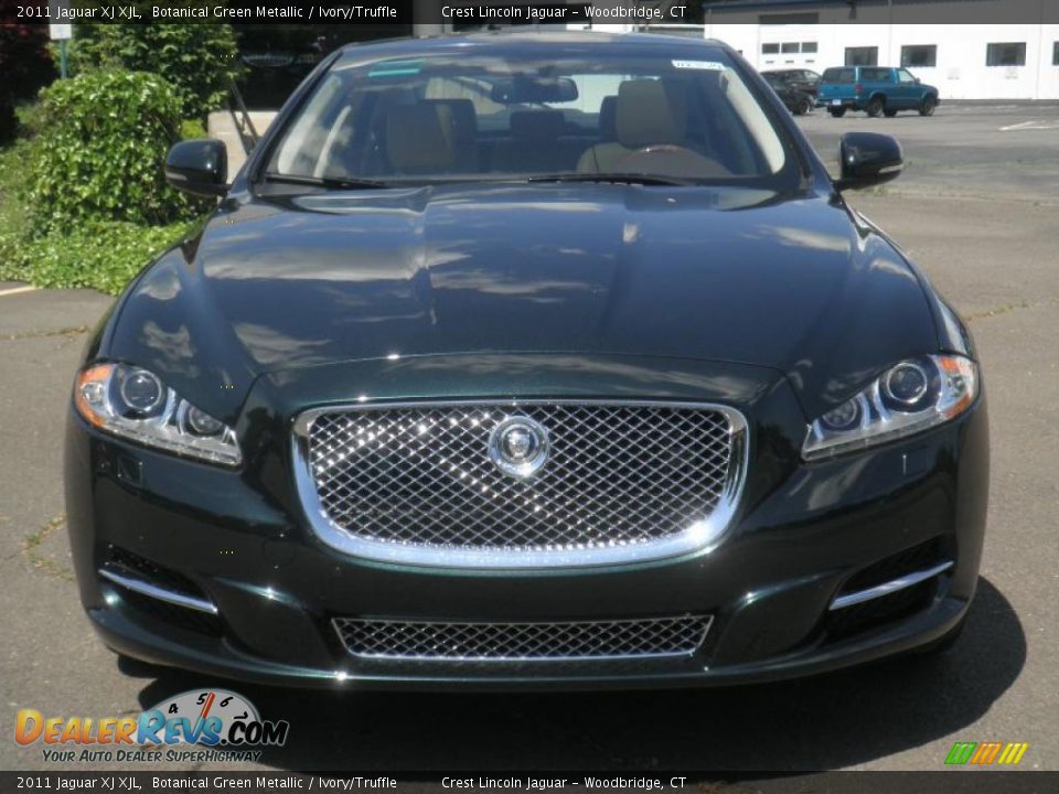 2011 Jaguar XJ XJL Botanical Green Metallic / Ivory/Truffle Photo #2