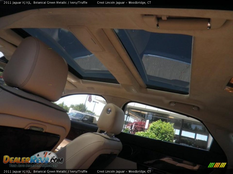 Sunroof of 2011 Jaguar XJ XJL Photo #15