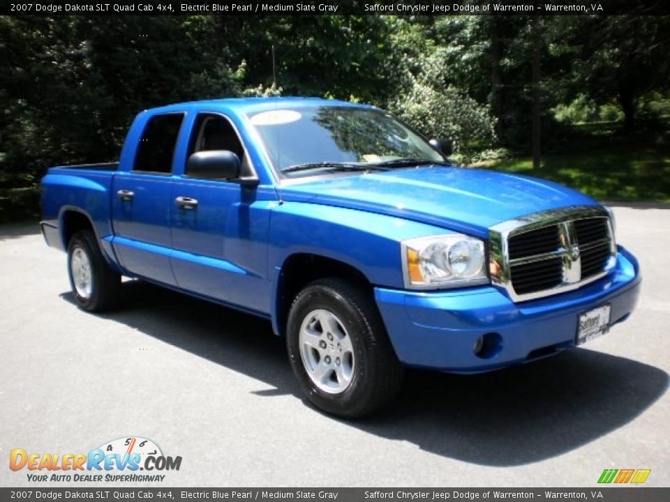 2007 Dodge Dakota SLT Quad Cab 4x4 Electric Blue Pearl / Medium Slate Gray Photo #2