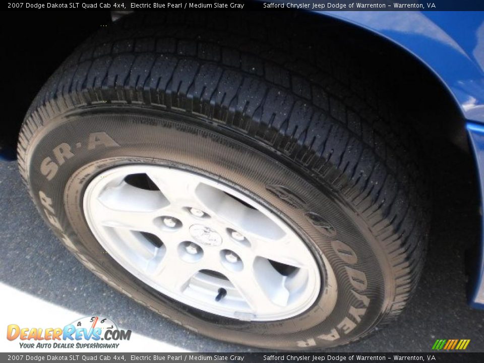 2007 Dodge Dakota SLT Quad Cab 4x4 Electric Blue Pearl / Medium Slate Gray Photo #10