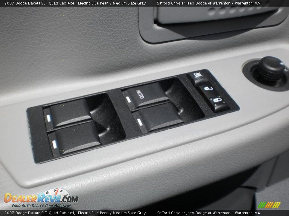 2007 Dodge Dakota SLT Quad Cab 4x4 Electric Blue Pearl / Medium Slate Gray Photo #16