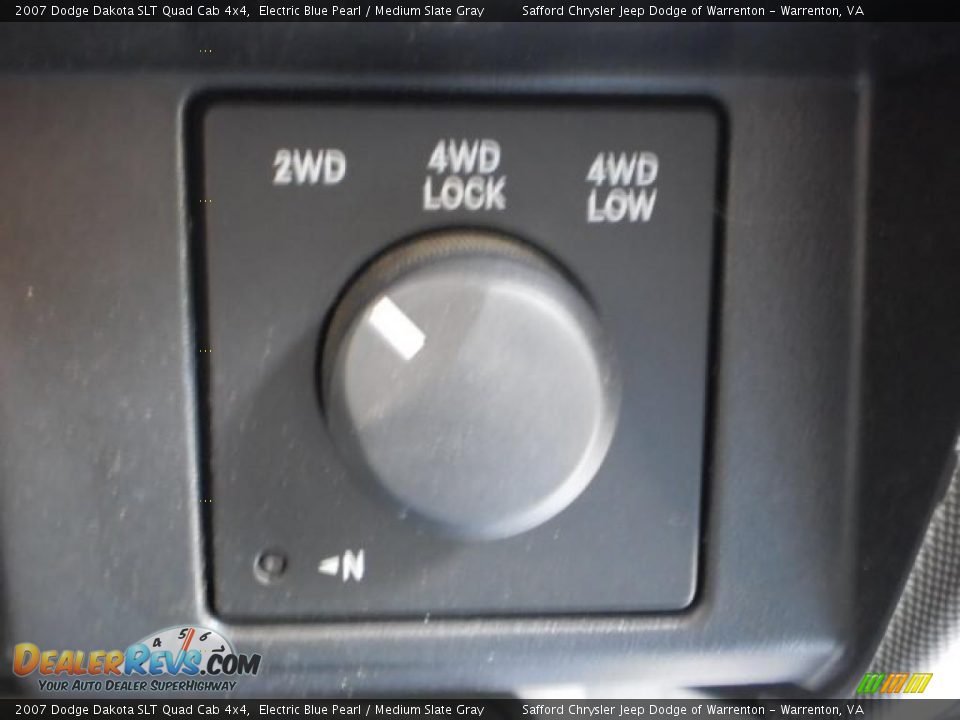 2007 Dodge Dakota SLT Quad Cab 4x4 Electric Blue Pearl / Medium Slate Gray Photo #17