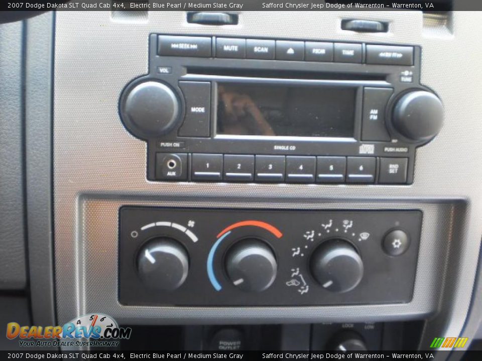 2007 Dodge Dakota SLT Quad Cab 4x4 Electric Blue Pearl / Medium Slate Gray Photo #18