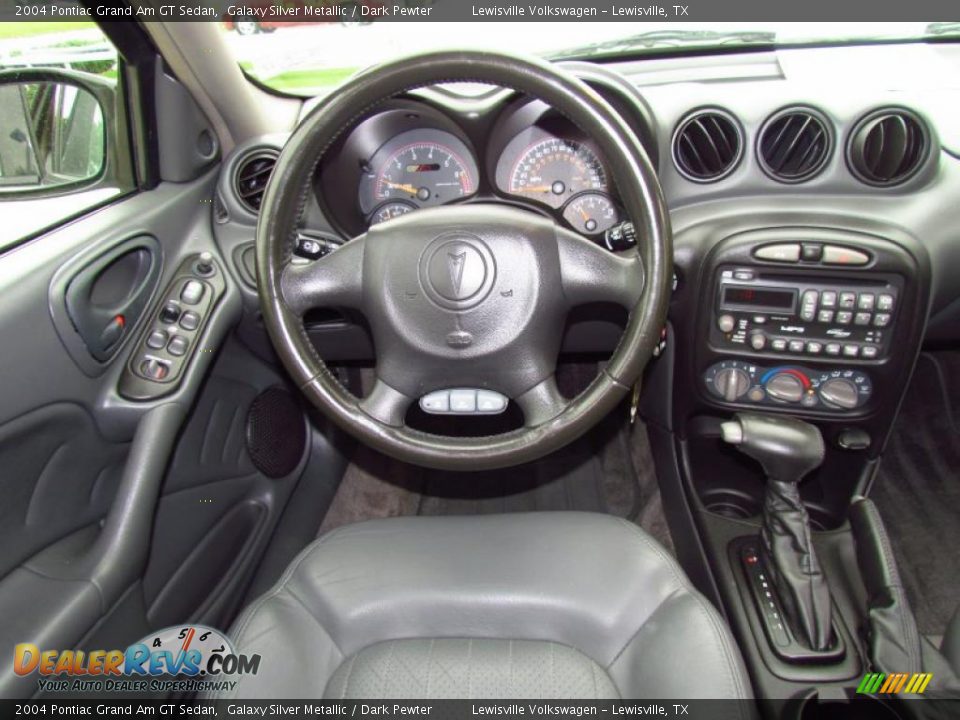 Controls of 2004 Pontiac Grand Am GT Sedan Photo #16