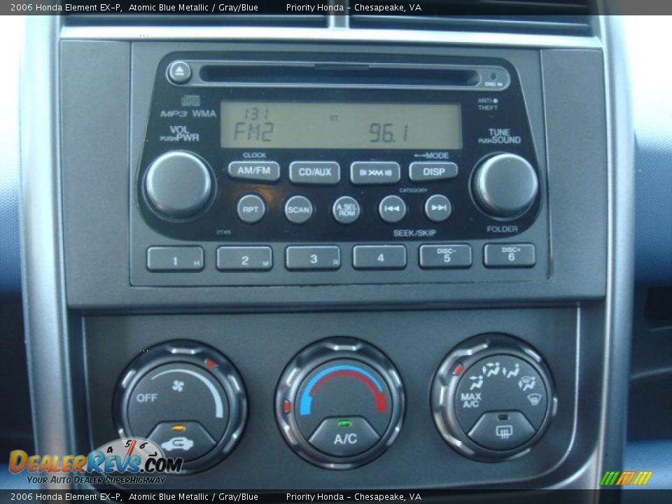 Controls of 2006 Honda Element EX-P Photo #16
