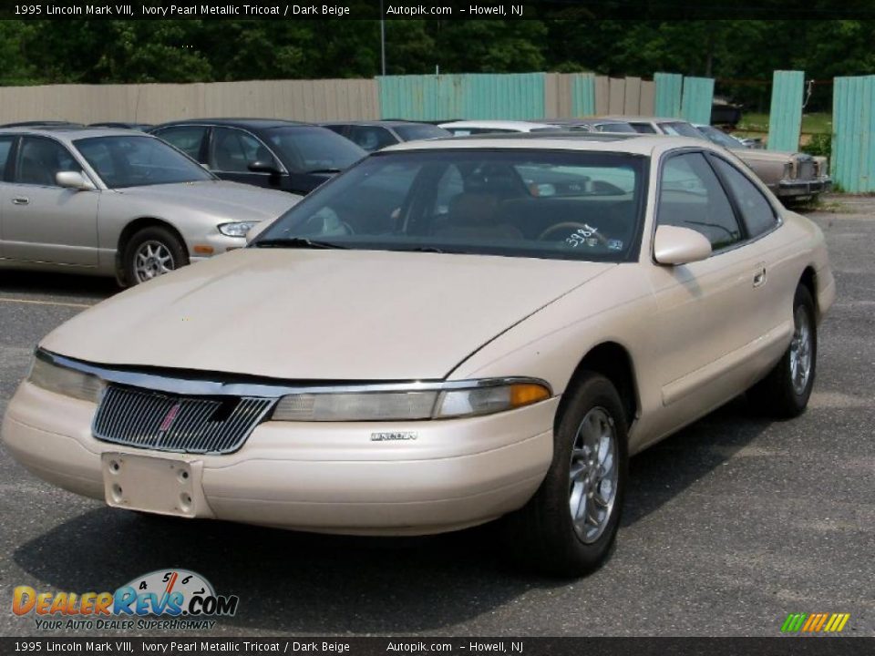1995 Lincoln Mark VIII Ivory Pearl Metallic Tricoat / Dark Beige Photo #2