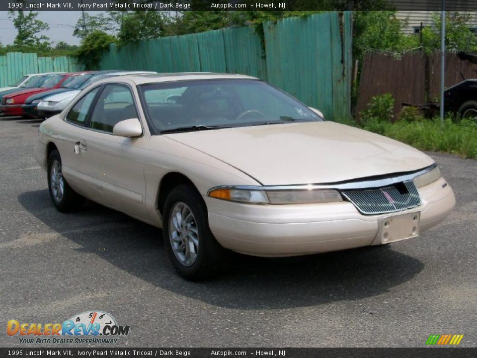 1995 Lincoln Mark VIII Ivory Pearl Metallic Tricoat / Dark Beige Photo #3