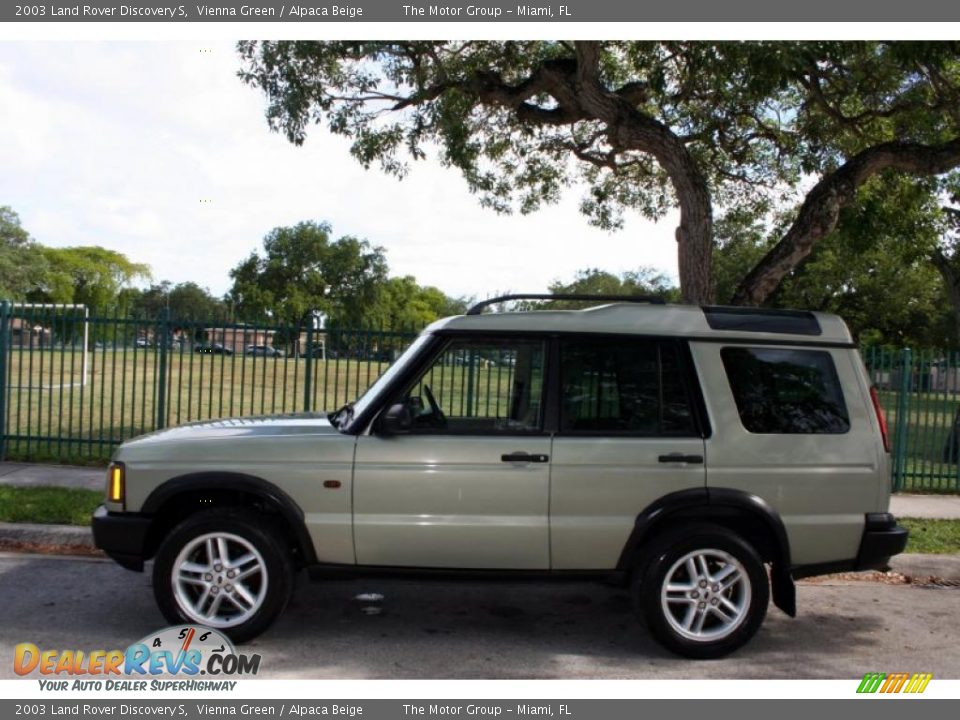 2003 Land Rover Discovery S Vienna Green / Alpaca Beige Photo #2