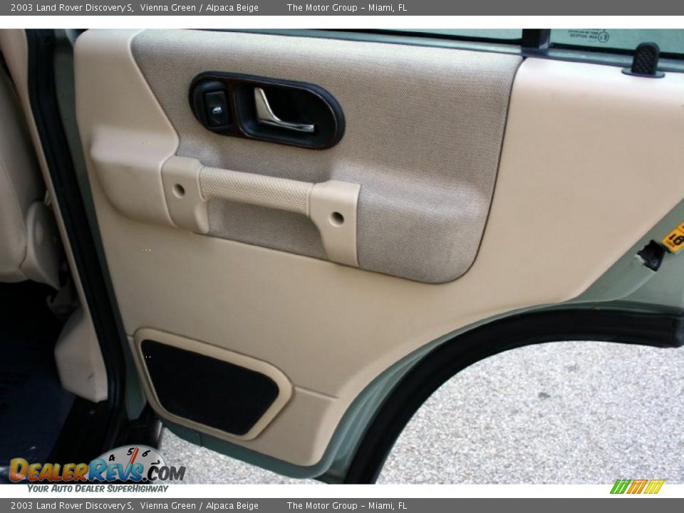 Door Panel of 2003 Land Rover Discovery S Photo #28