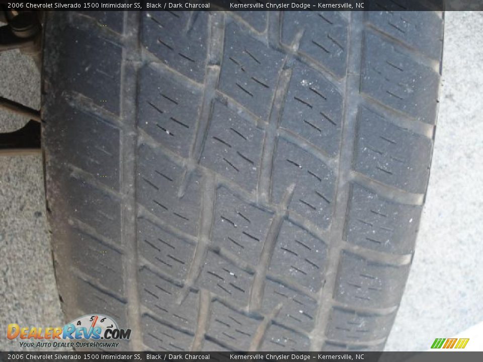 2006 Chevrolet Silverado 1500 Intimidator SS Black / Dark Charcoal Photo #35