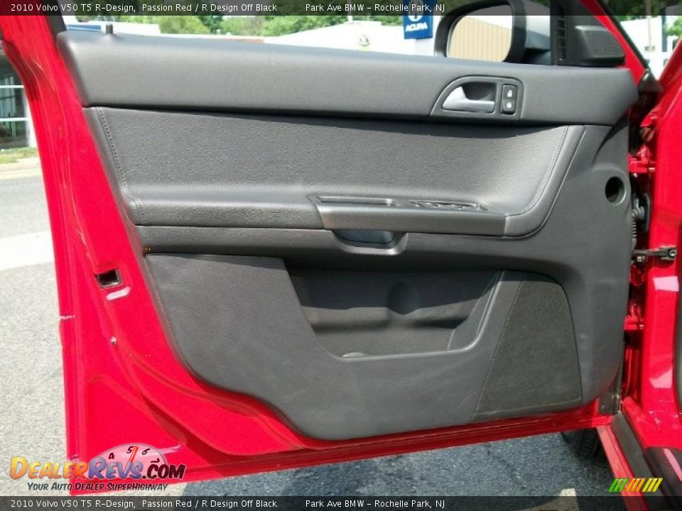 Door Panel of 2010 Volvo V50 T5 R-Design Photo #9