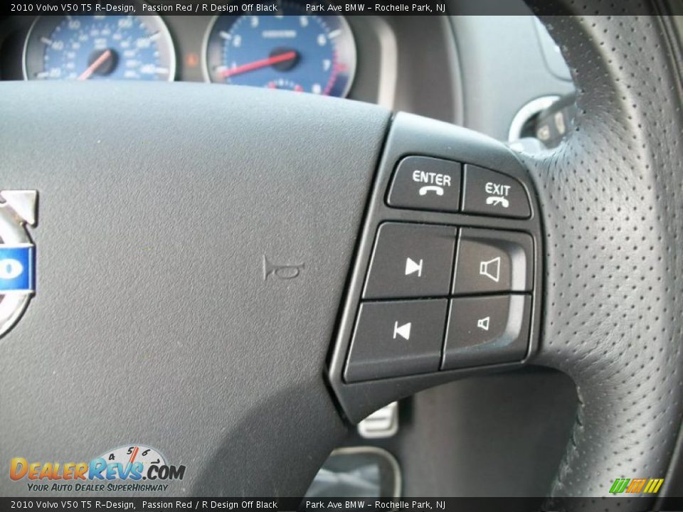 Controls of 2010 Volvo V50 T5 R-Design Photo #17