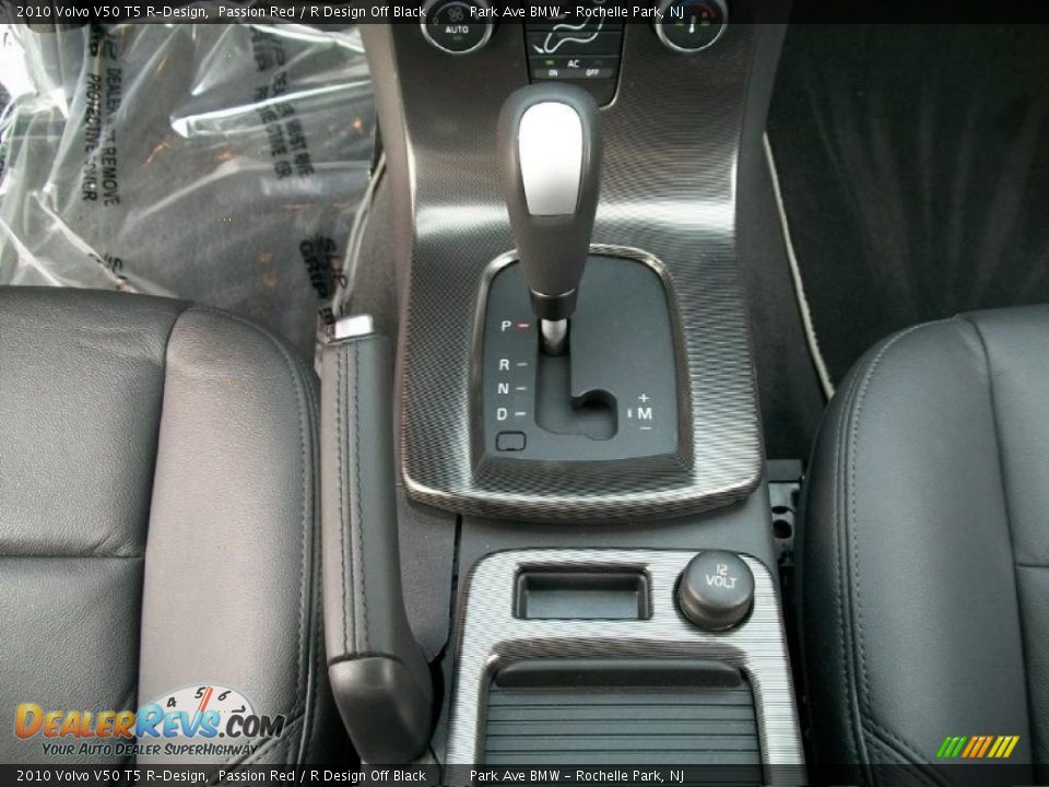 2010 Volvo V50 T5 R-Design Shifter Photo #20