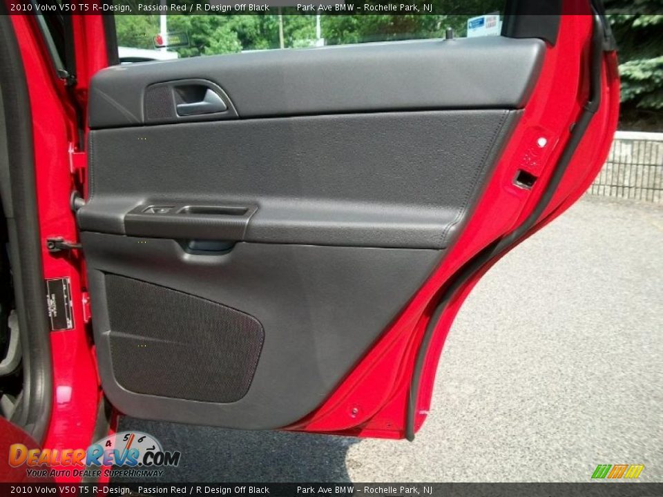 Door Panel of 2010 Volvo V50 T5 R-Design Photo #23