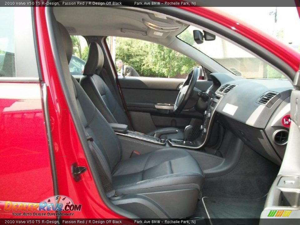 R Design Off Black Interior - 2010 Volvo V50 T5 R-Design Photo #27