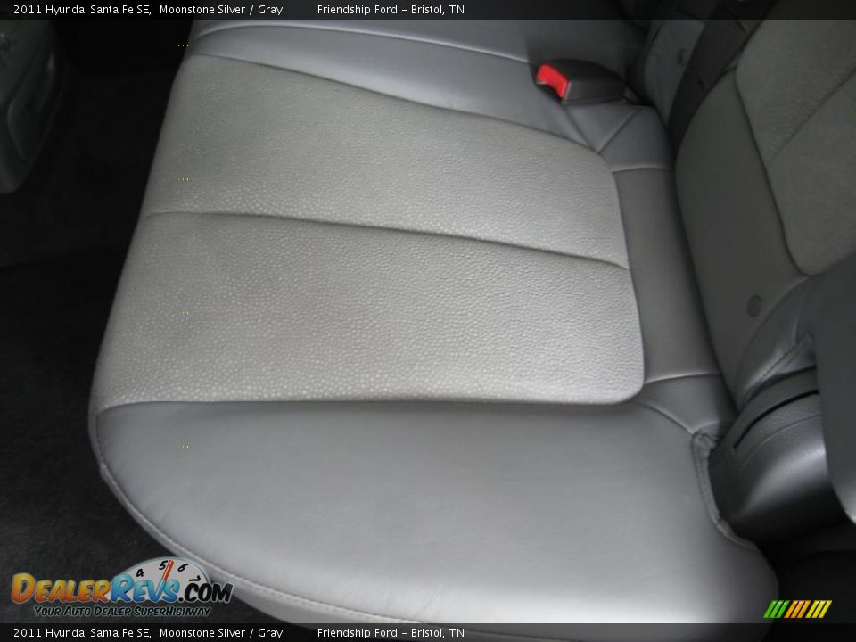 2011 Hyundai Santa Fe SE Moonstone Silver / Gray Photo #17