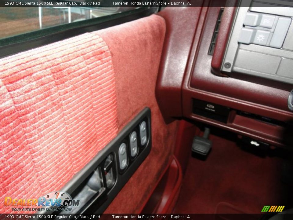 1993 GMC Sierra 1500 SLE Regular Cab Black / Red Photo #15