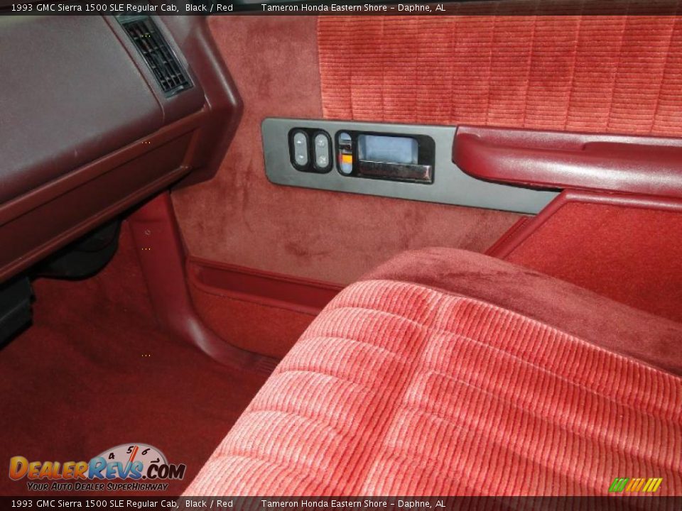 1993 GMC Sierra 1500 SLE Regular Cab Black / Red Photo #19