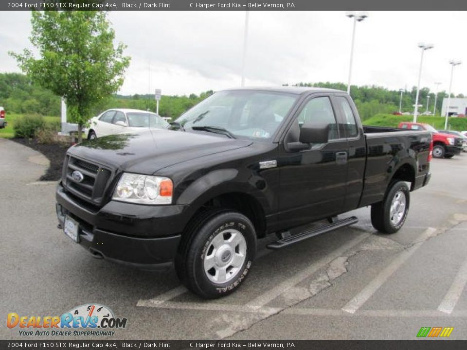 Front 3/4 View of 2004 Ford F150 STX Regular Cab 4x4 Photo #5