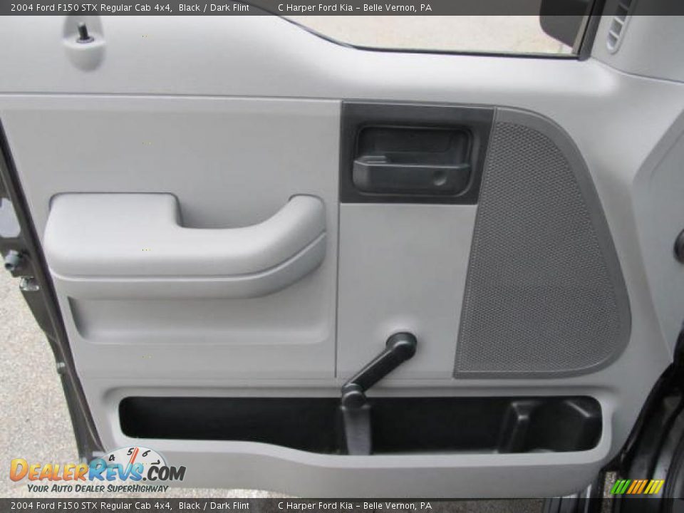 2004 Ford F150 STX Regular Cab 4x4 Black / Dark Flint Photo #15