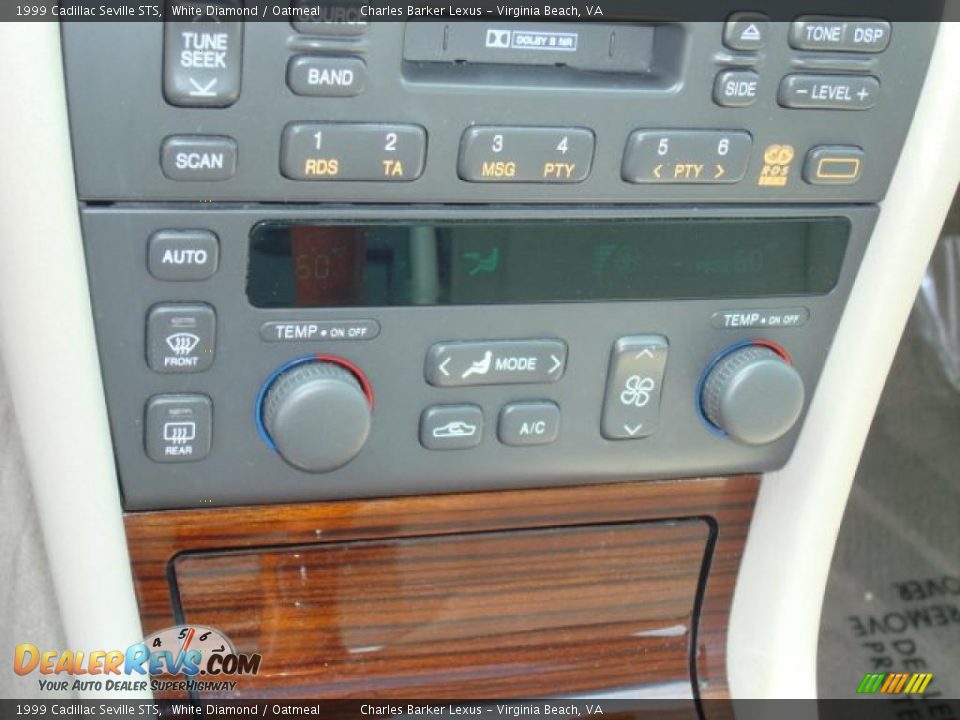 1999 Cadillac Seville STS White Diamond / Oatmeal Photo #14
