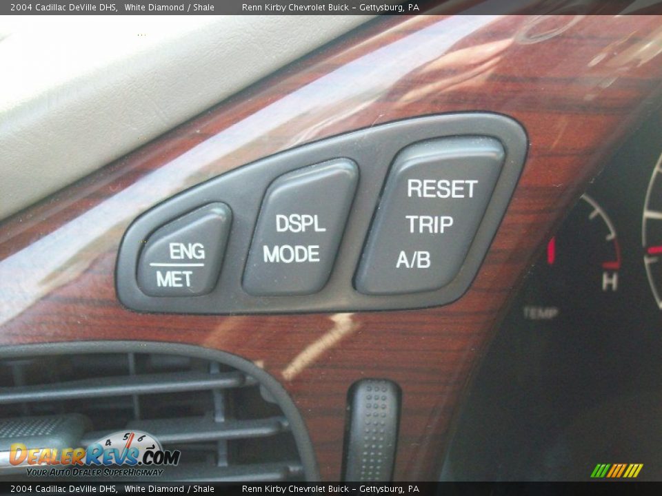 Controls of 2004 Cadillac DeVille DHS Photo #25