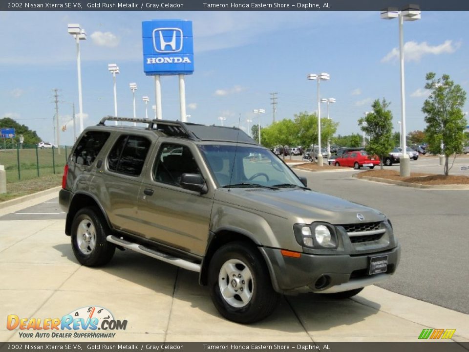 2002 Nissan Xterra SE V6 Gold Rush Metallic / Gray Celadon Photo #2