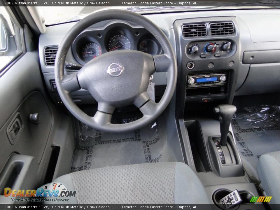 Gray Celadon Interior - 2002 Nissan Xterra SE V6 Photo #19