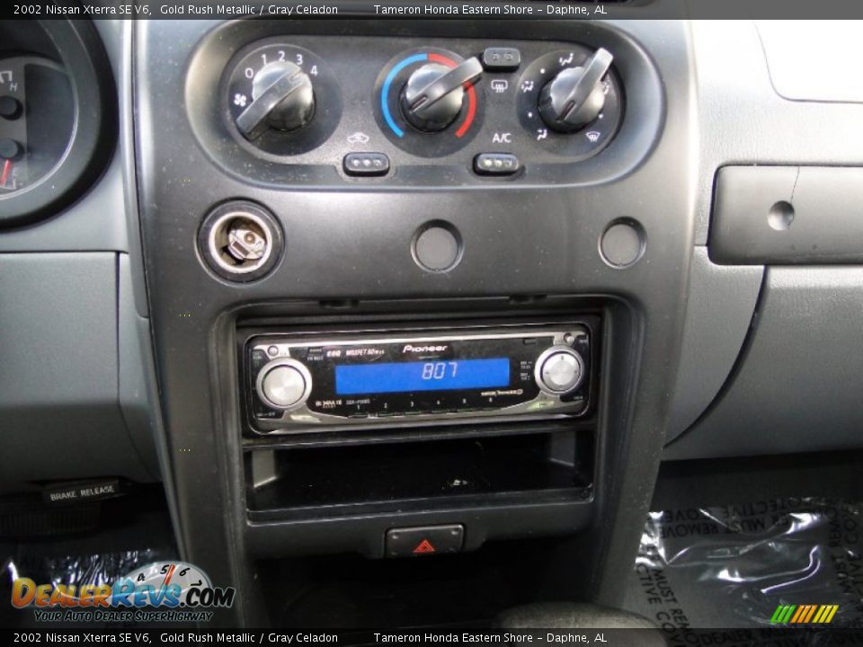 2002 Nissan Xterra SE V6 Gold Rush Metallic / Gray Celadon Photo #21