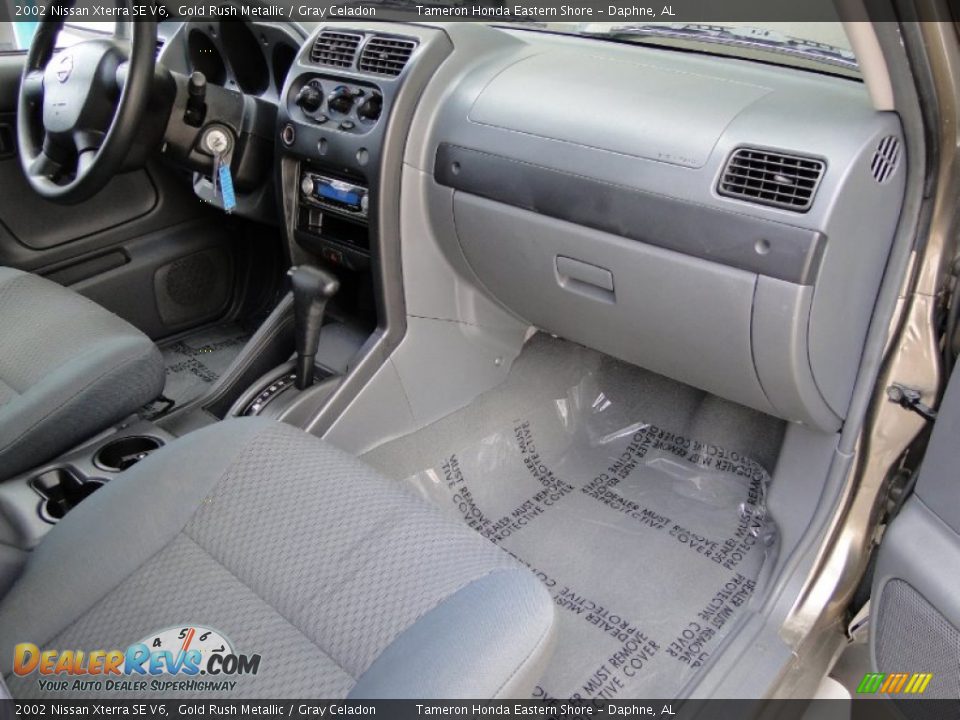 2002 Nissan Xterra SE V6 Gold Rush Metallic / Gray Celadon Photo #25
