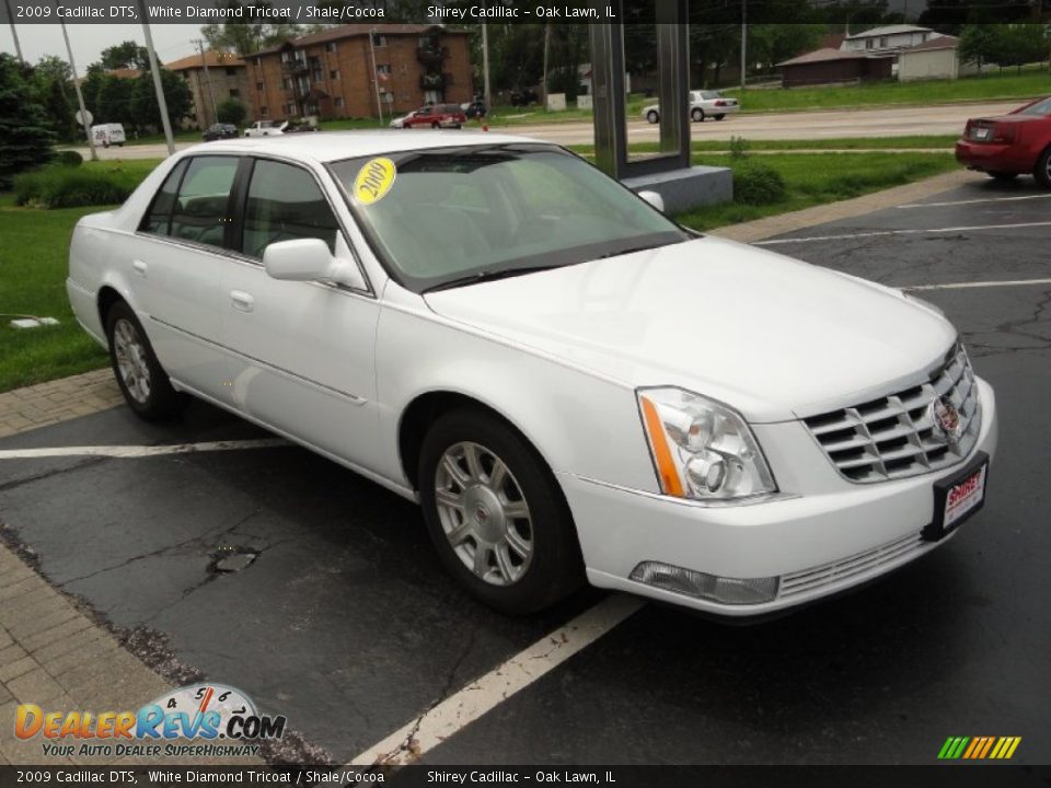 2009 Cadillac DTS White Diamond Tricoat / Shale/Cocoa Photo #3