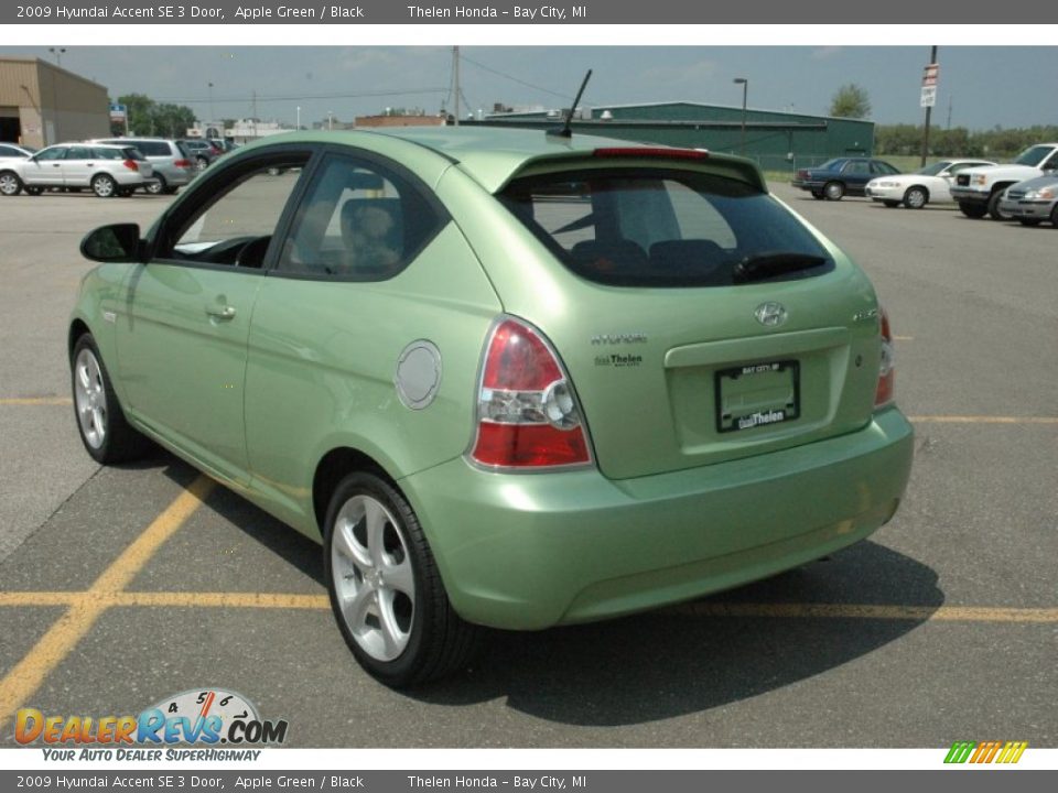 2009 Hyundai Accent SE 3 Door Apple Green / Black Photo #4
