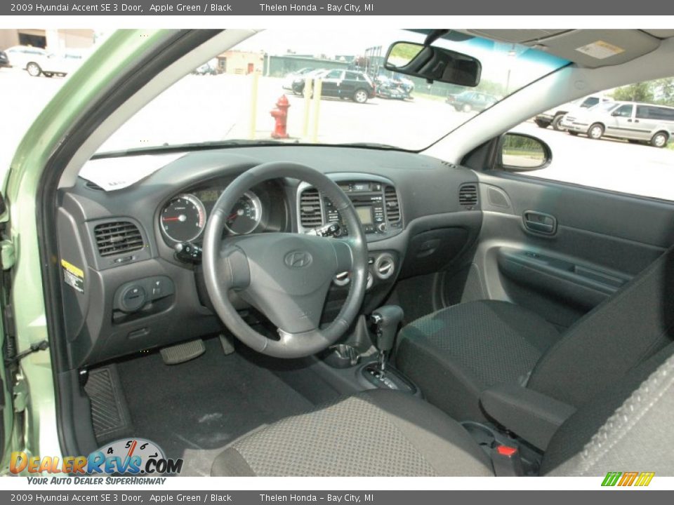 Black Interior - 2009 Hyundai Accent SE 3 Door Photo #8