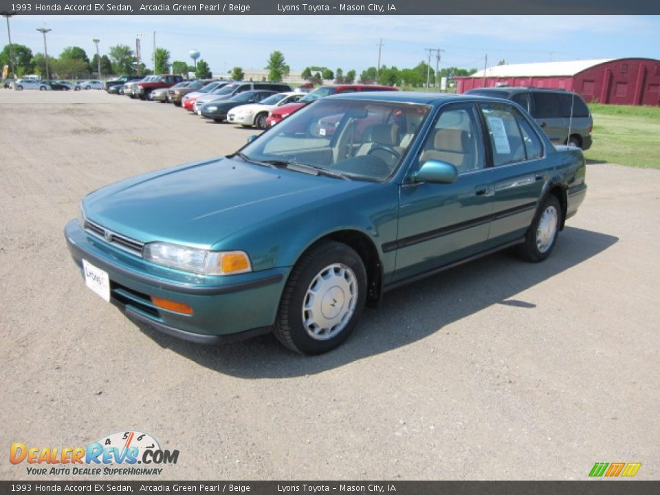 Front 3/4 View of 1993 Honda Accord EX Sedan Photo #1