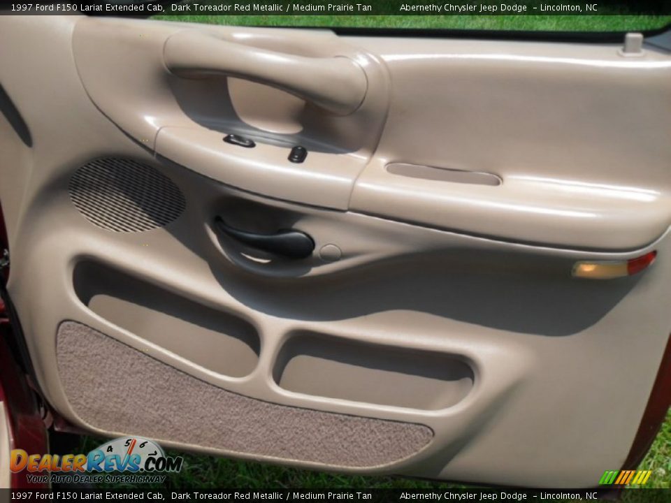 Door Panel of 1997 Ford F150 Lariat Extended Cab Photo #18