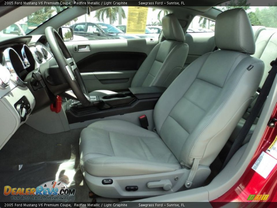 Light Graphite Interior 2005 Ford Mustang V6 Premium Coupe