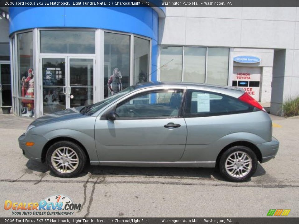 2006 Ford Focus ZX3 SE Hatchback Light Tundra Metallic / Charcoal/Light Flint Photo #3