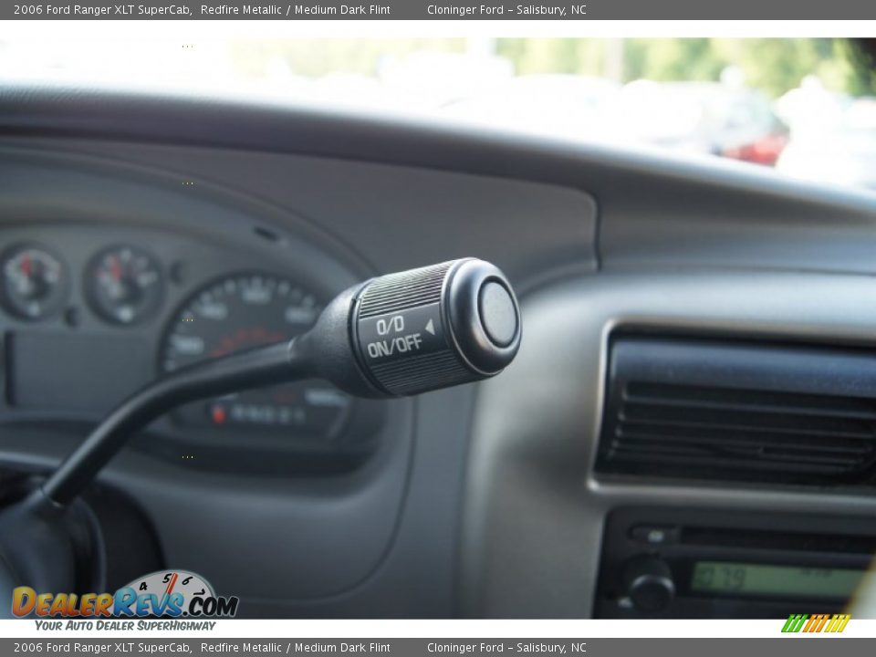 2006 Ford Ranger XLT SuperCab Shifter Photo #22