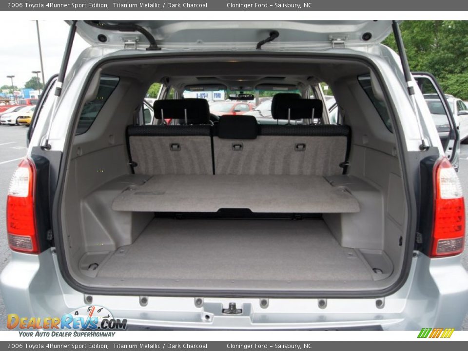 2006 Toyota 4Runner Sport Edition Trunk Photo #11