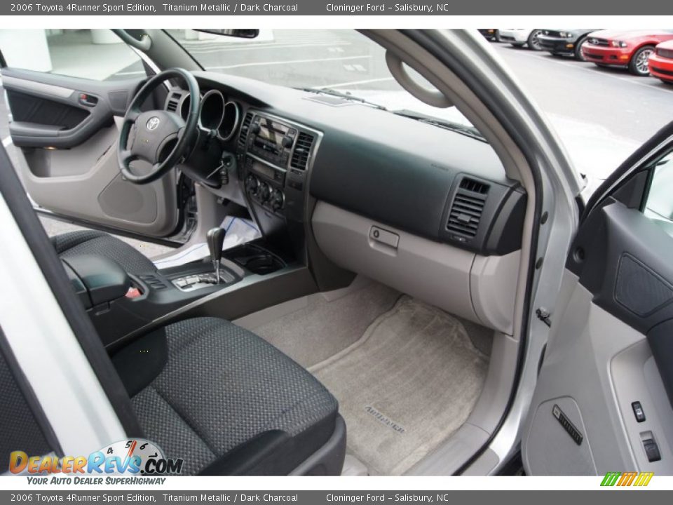 Dark Charcoal Interior - 2006 Toyota 4Runner Sport Edition Photo #16
