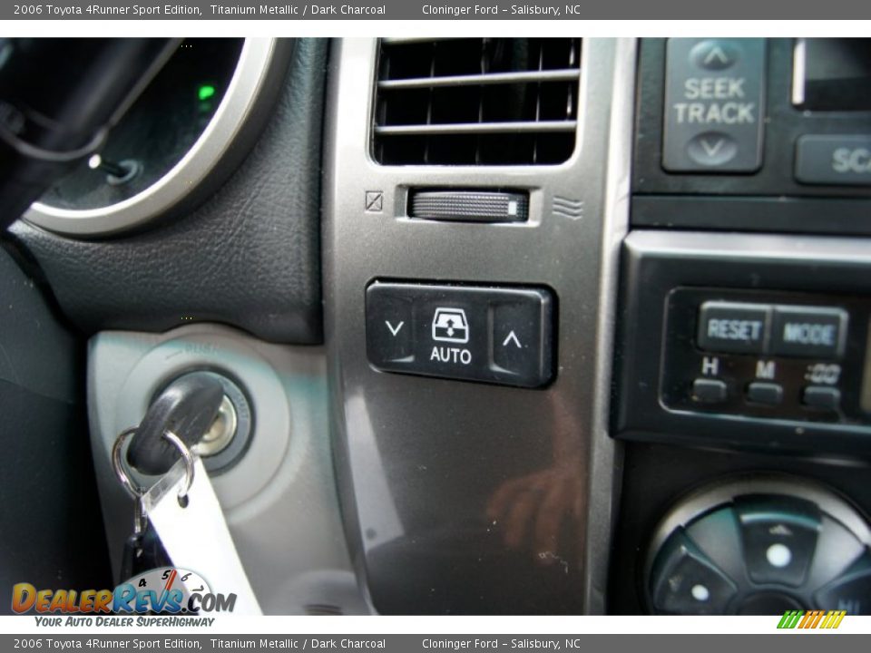 2006 Toyota 4Runner Sport Edition Titanium Metallic / Dark Charcoal Photo #35