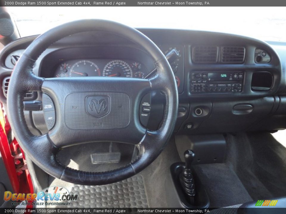 2000 Dodge Ram 1500 Sport Extended Cab 4x4 Flame Red / Agate Photo #10