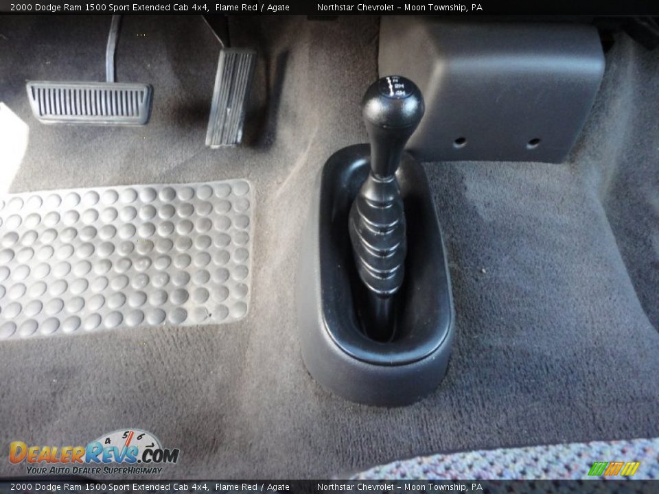 2000 Dodge Ram 1500 Sport Extended Cab 4x4 Flame Red / Agate Photo #12