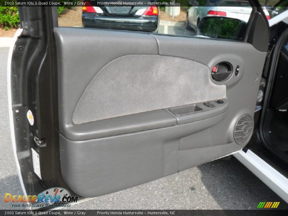 2003 Saturn ION 3 Quad Coupe White / Gray Photo #8