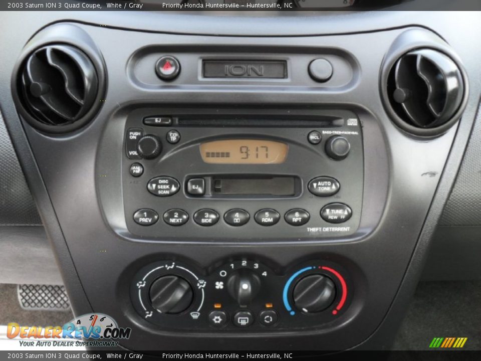 2003 Saturn ION 3 Quad Coupe White / Gray Photo #10