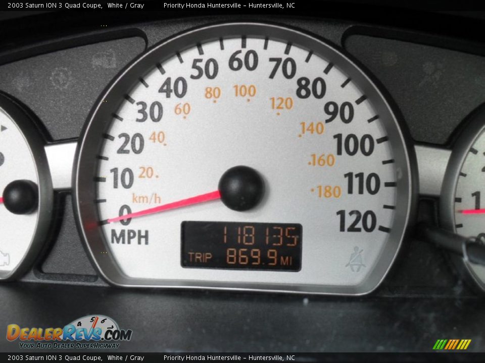 2003 Saturn ION 3 Quad Coupe White / Gray Photo #11