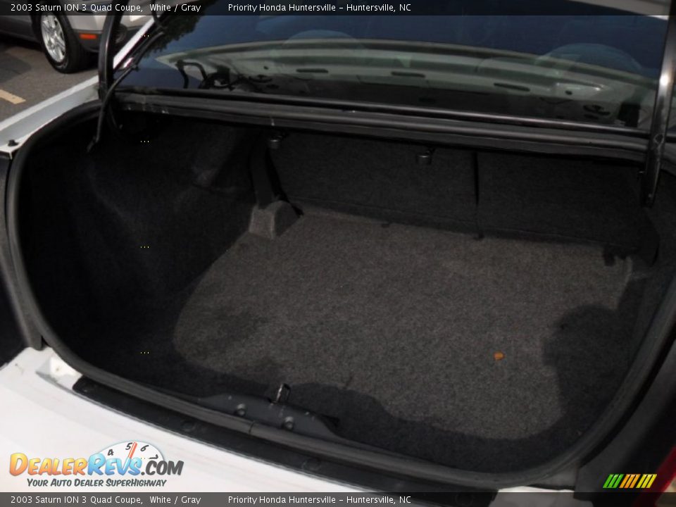 2003 Saturn ION 3 Quad Coupe White / Gray Photo #16