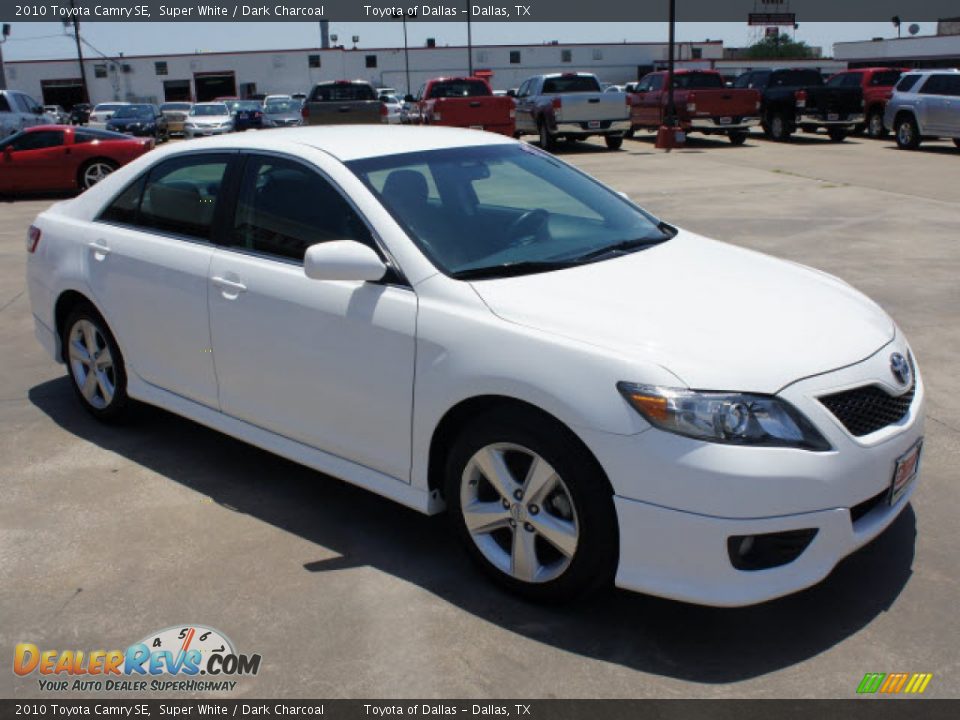 2010 Toyota Camry SE Super White / Dark Charcoal Photo #6